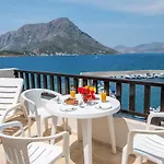 Pelagos Seafront - Maria