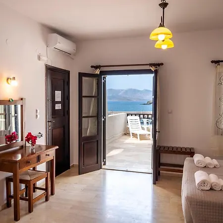 Pelagos Seafront - Maria